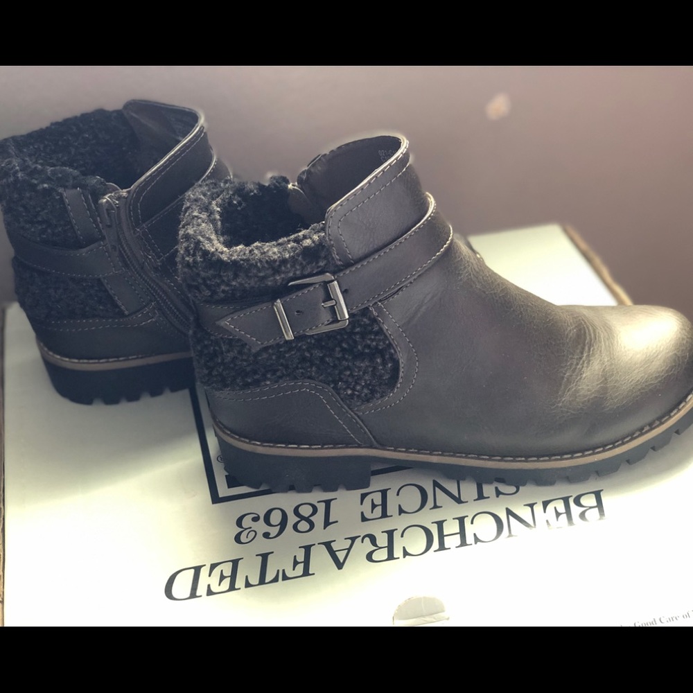 Frye Jane short brown booties